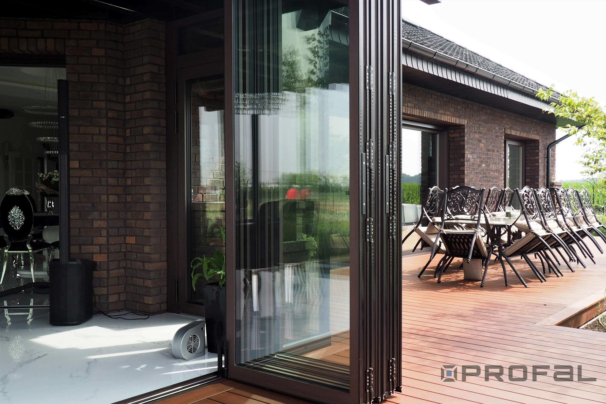 decalu-88-folding-doors-PROFAL-realisation - Aluminium windows and doors manufacturer UK - Profal Aluminium