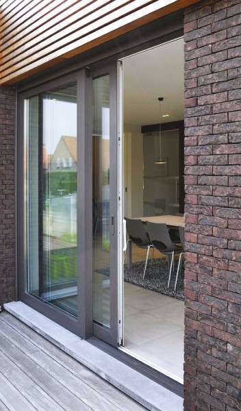 visoglide-aliplast-outside-view - Aluminium windows and doors manufacturer UK - Profal Aluminium