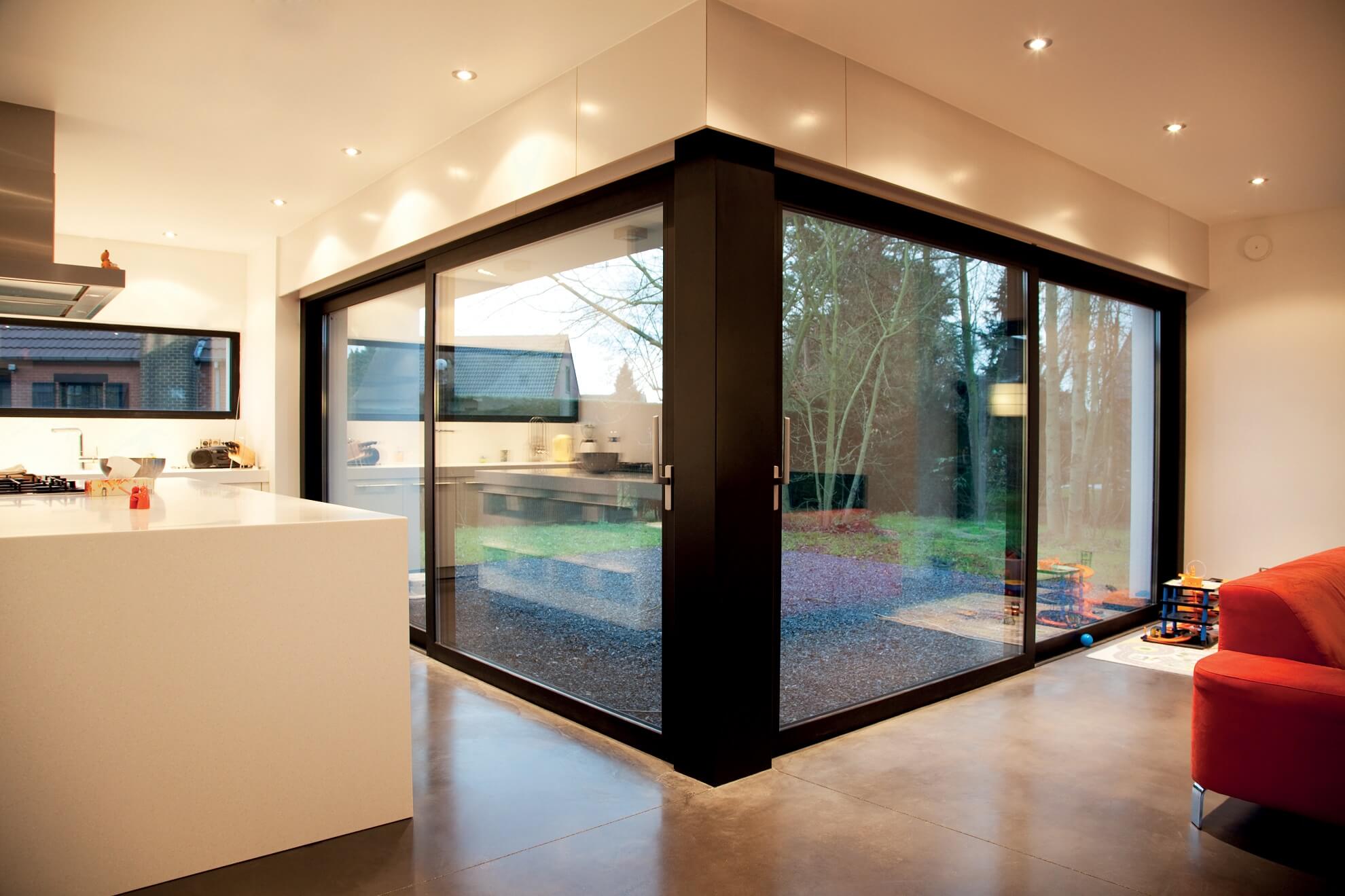 CP130 Reynaers-corner - Aluminium windows and doors manufacturer UK - Profal Aluminium